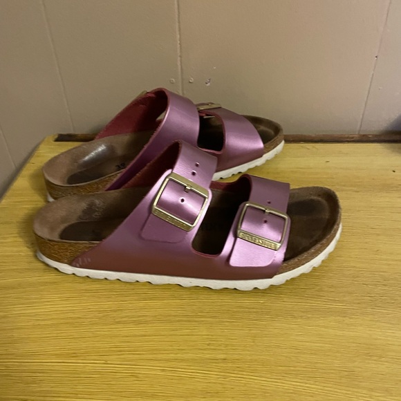 Birkenstock Arizona Women’s Metallic Pink Sandals - Picture 1 of 3